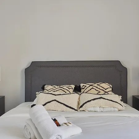 Résidence Beaubourg Le Marais by Studio prestige-3